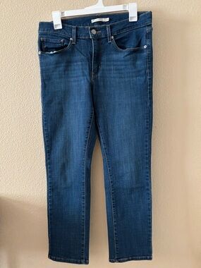 Levi's Women's Straight Leg Jeans in Dark Blue us10 W30